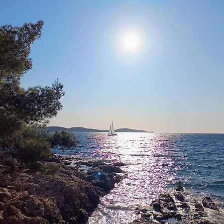 Hotel Udobna Soba Za Dvoje Hvar Town Esterno foto