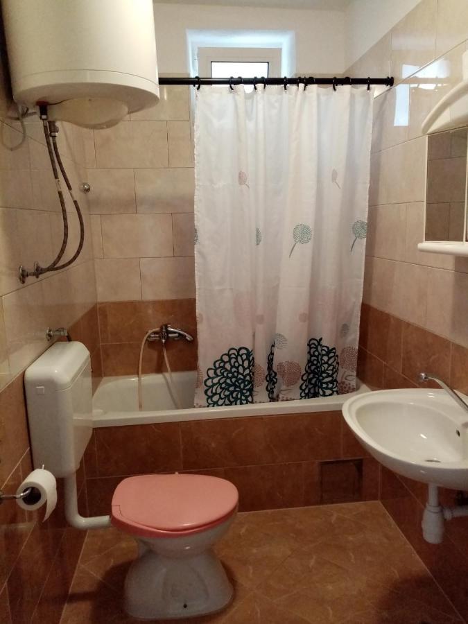 Hotel Udobna Soba Za Dvoje Hvar Town Esterno foto